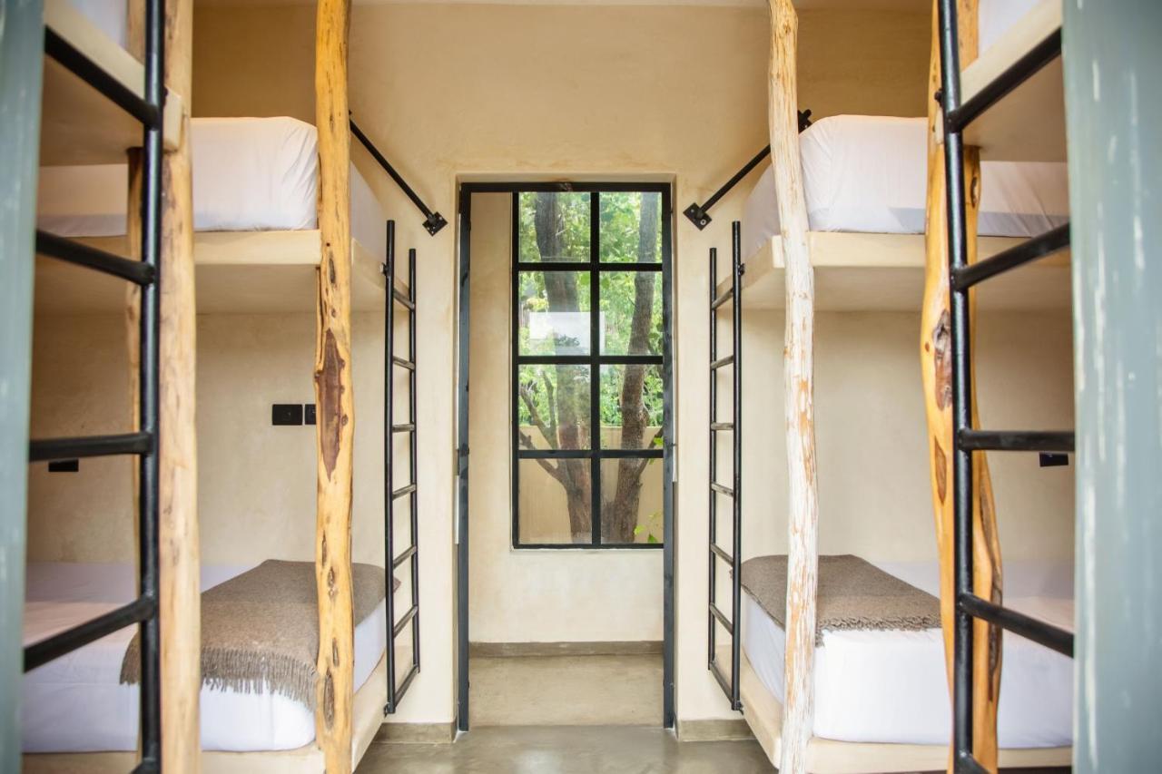 Letto Singolo in Dormitorio Maschile