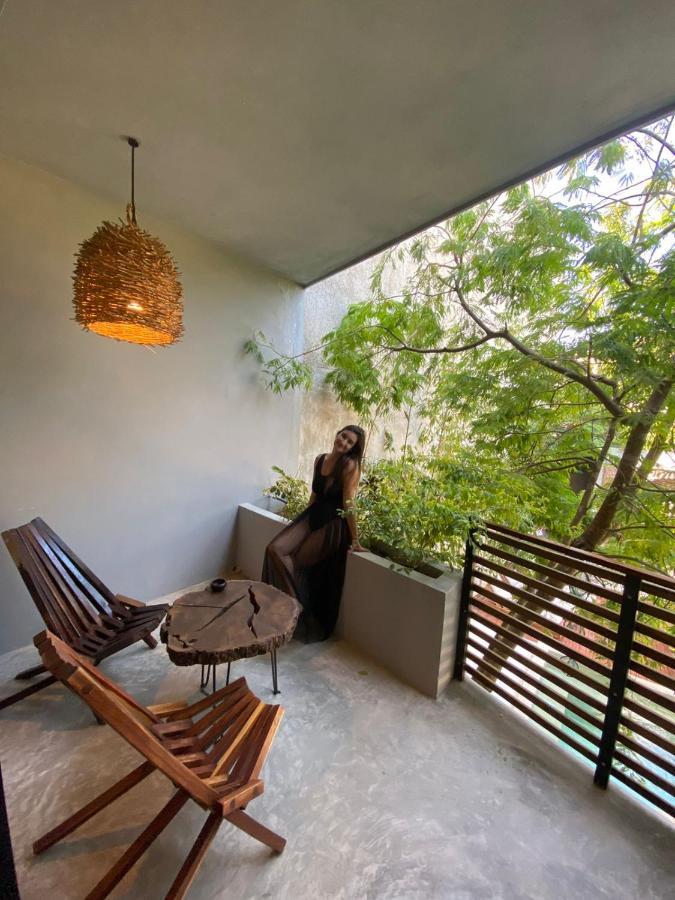 Suite Queen with Balcony and Pool View
