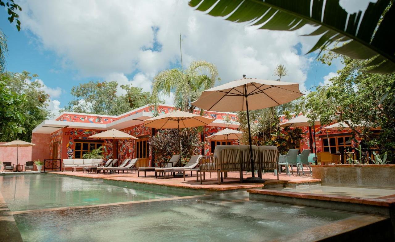 Quarto Garden Pool
