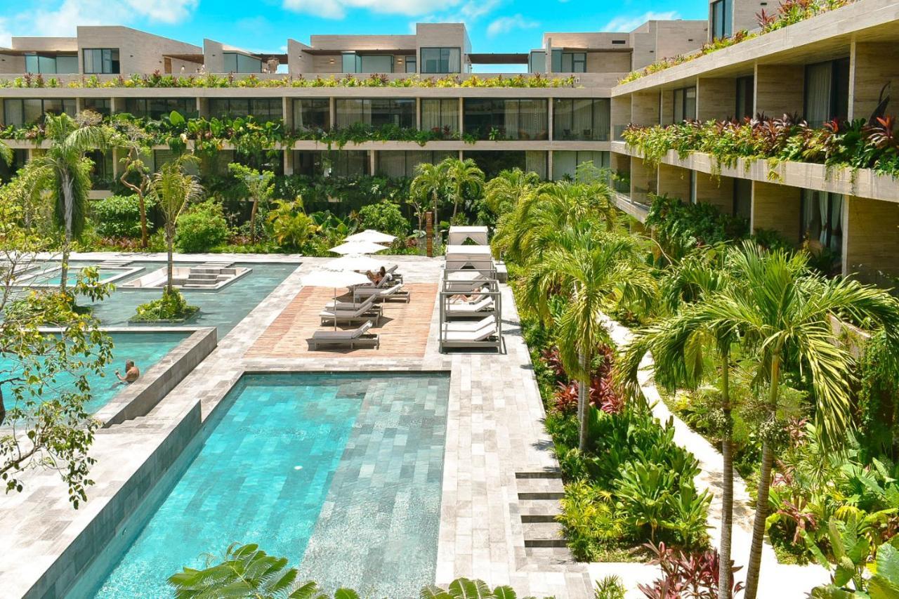 Apartamento con vistas a la piscina
