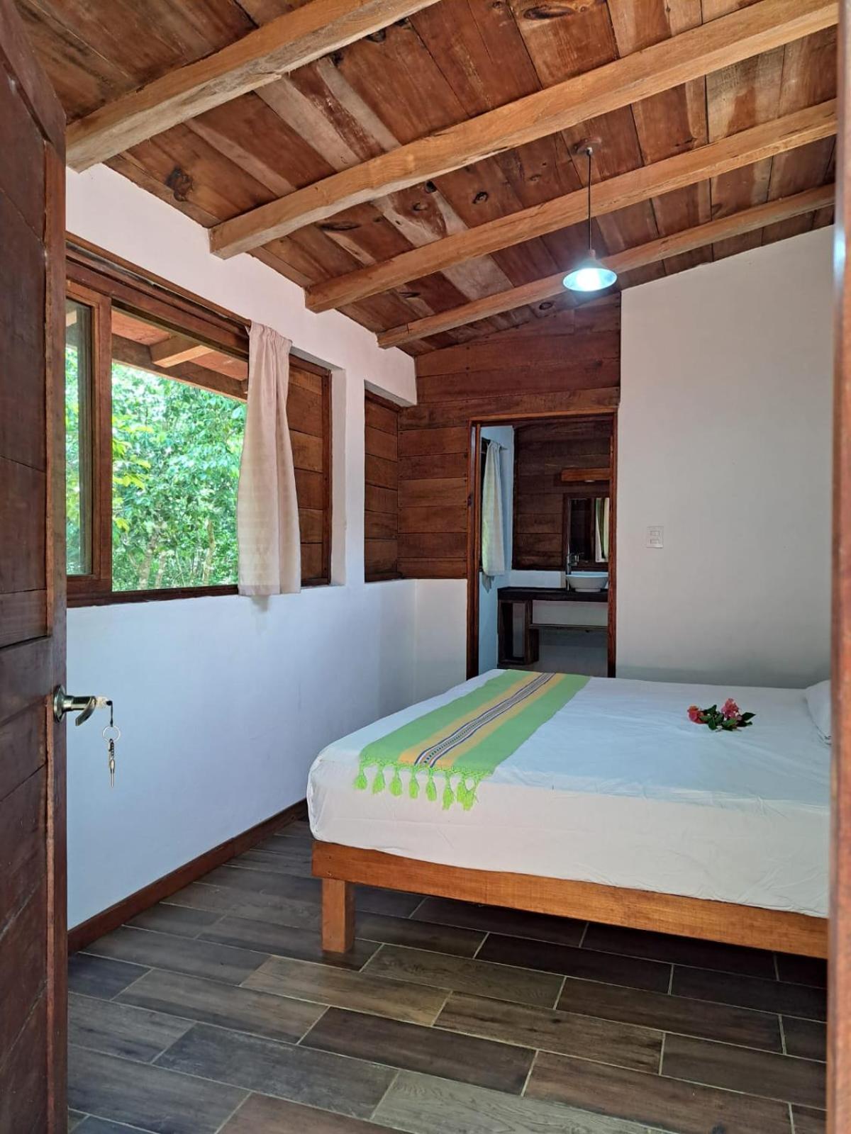 Queen Room with Balcony,1699017975:JPEG