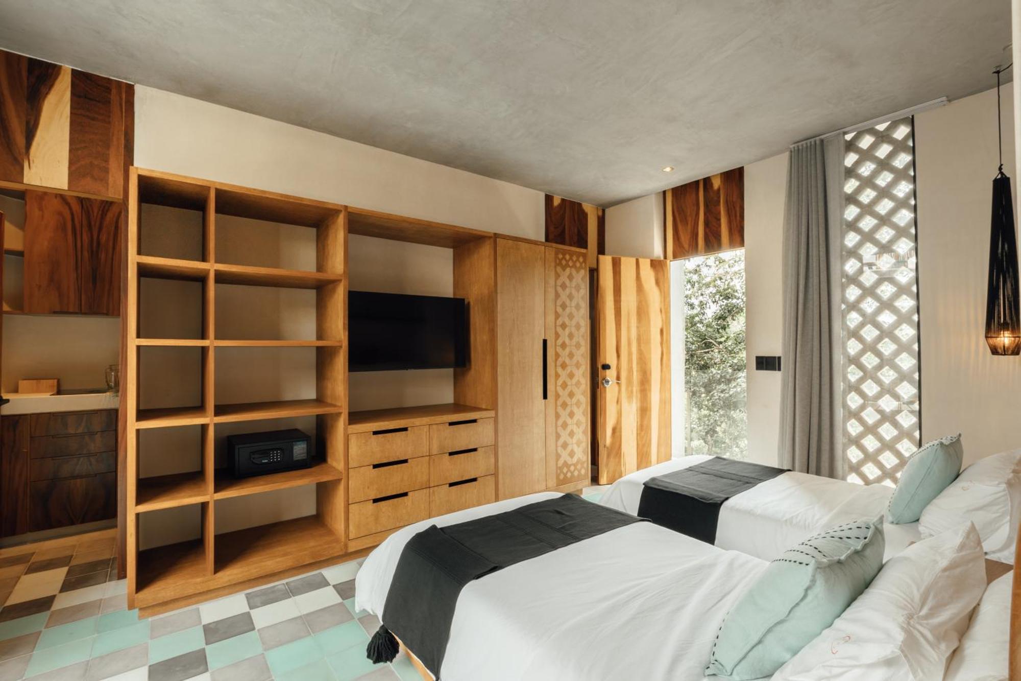 Zweibettzimmer mit Balkon