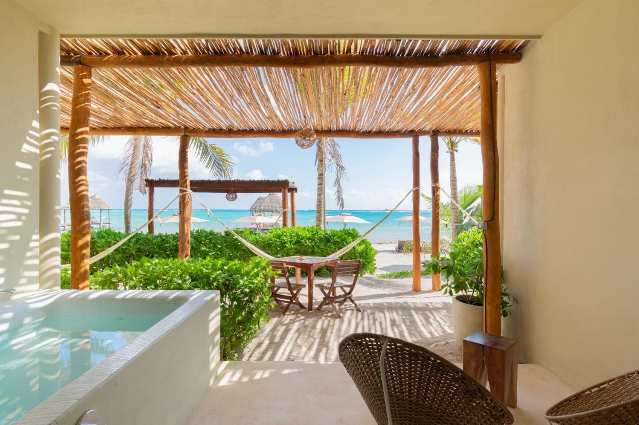 Suite principal frente a la playa con piscina pequeña