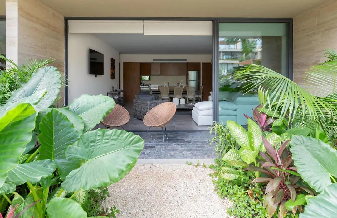 Avant-Gard 2 Units In One With Astonishing Pool And Gym In Private Complex-1