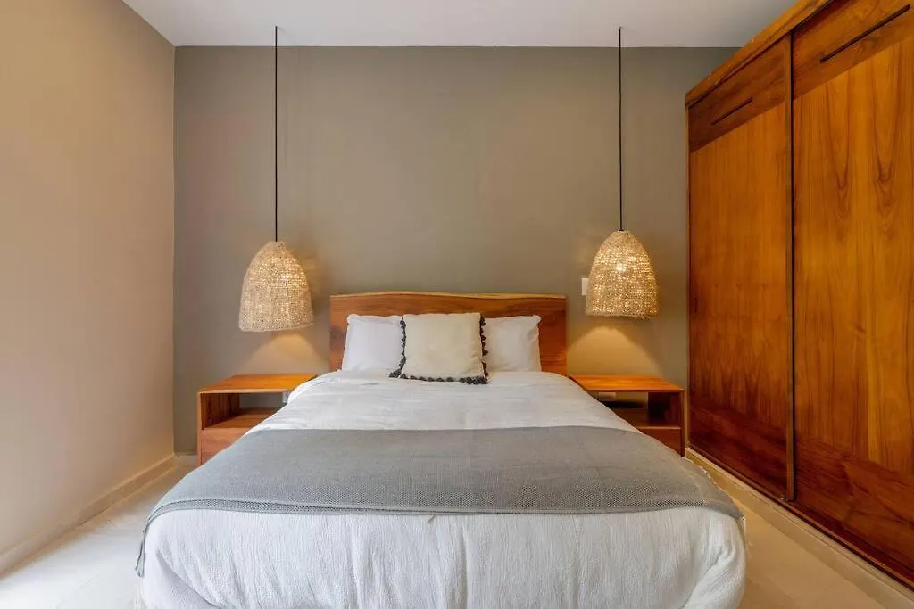 Deluxe New Condo L Jacuzzi L 2 Bedroom L Bbq L Roff-1