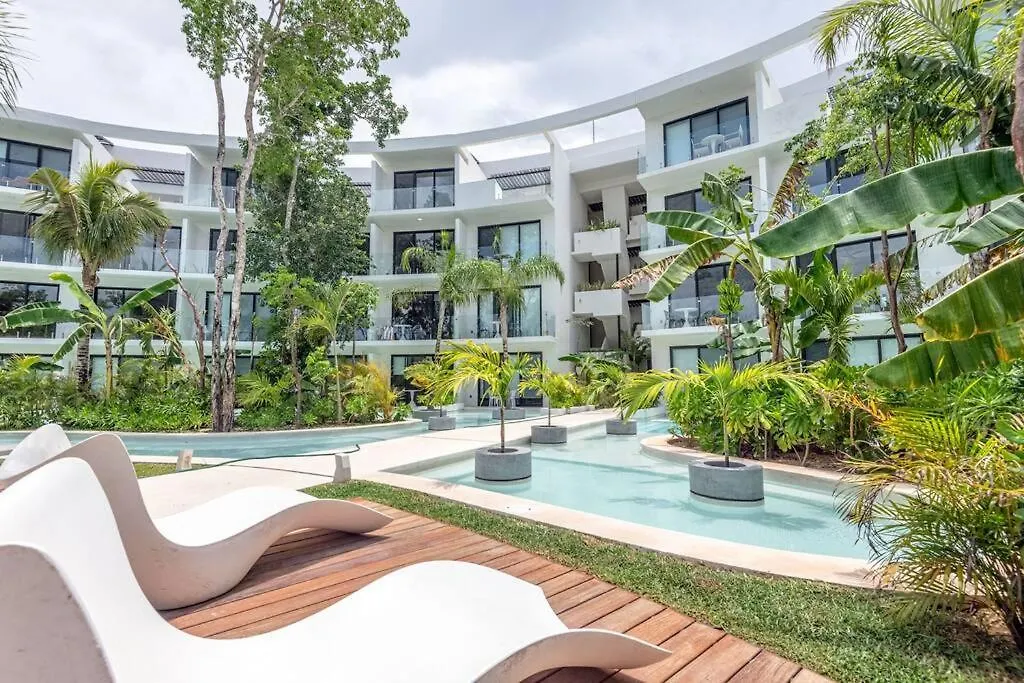 Blue Sky Luxury Studio At Lagunas Central Park-1
