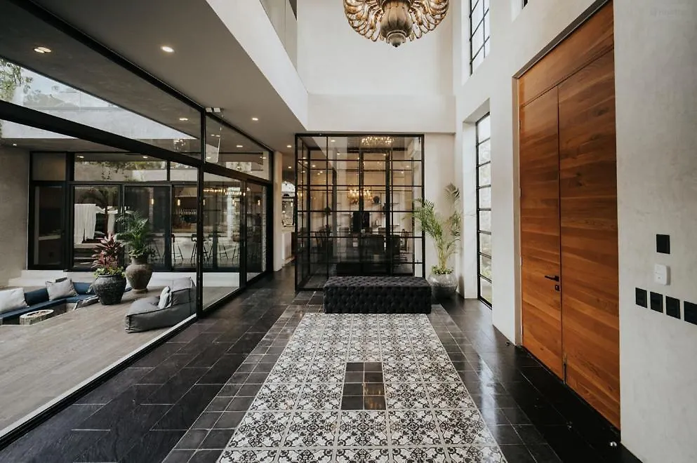 Kings Mansion For 26 Guests!-1