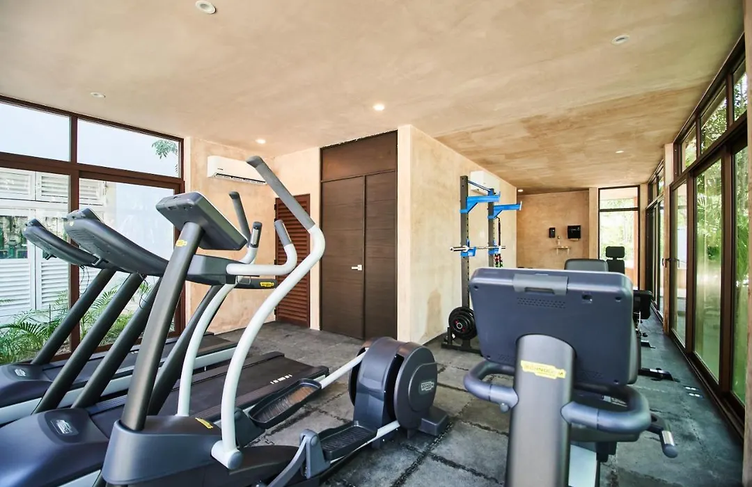 Magnificent Stylish Penthouse Trendy Location Awesome Rooftop Terrace Hot Tub Pool In Complex-1