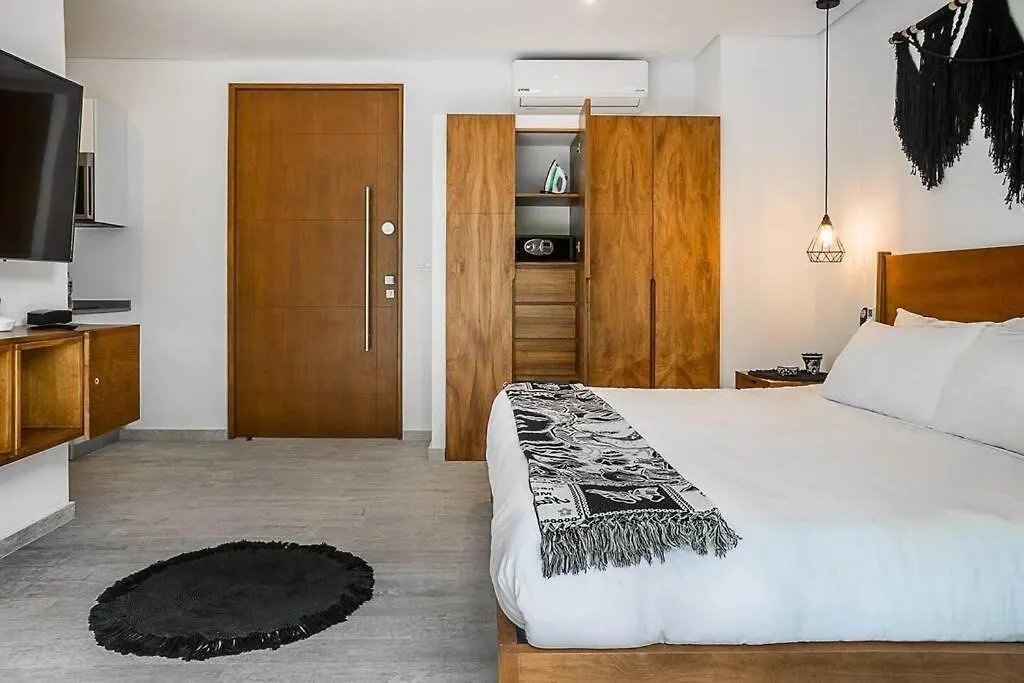 Baeak- A102- Boho Chic Studio 360º Rooftop Pool Gym-1