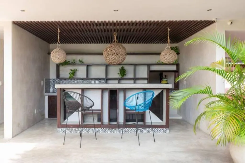 Casa De Maya: Rooftop Infinity Pool, Swim-Up Condo, Spacious, Best Location-1