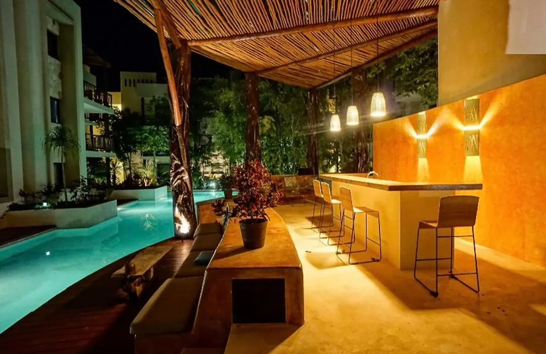 Sleeps 4-6-Amazing 2 Bedroom Ph With Bbq Jacuzzi-1