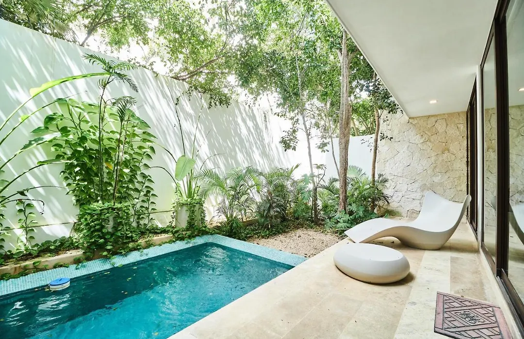 Omara 2-Br Pool - Tropical 2-Br Condo With Private Pool + Amenities!-1