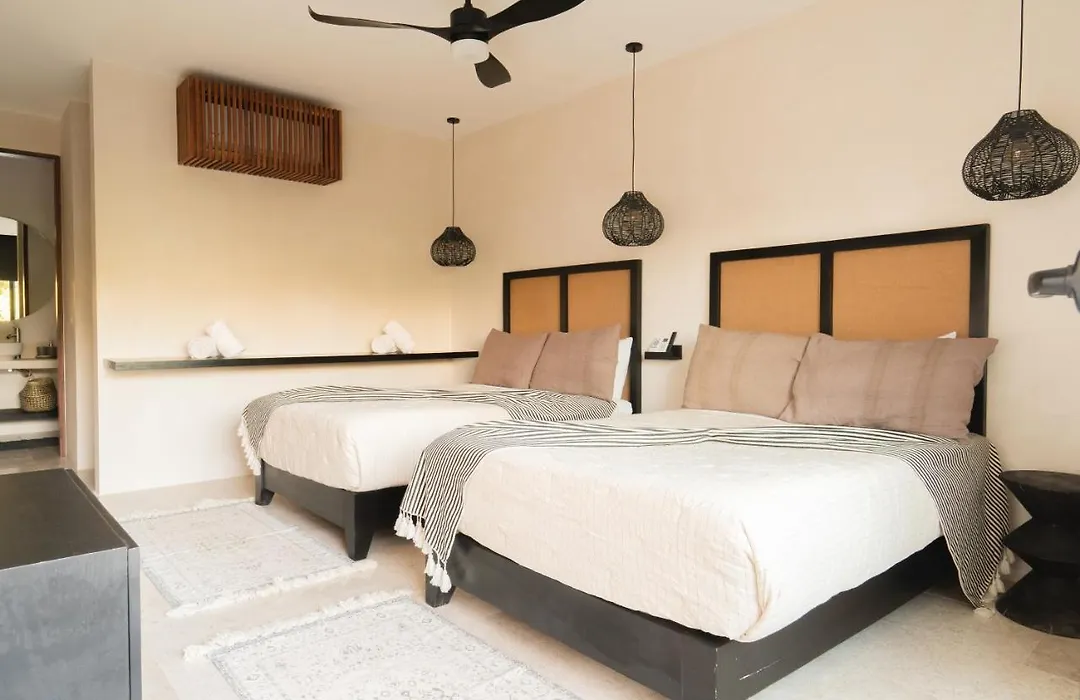Elegant & Fantastic Penthouse In La Veleta With Private Rooftop Pool & Lounge Area, Insta-Worthy Pool & Concierge Services-1