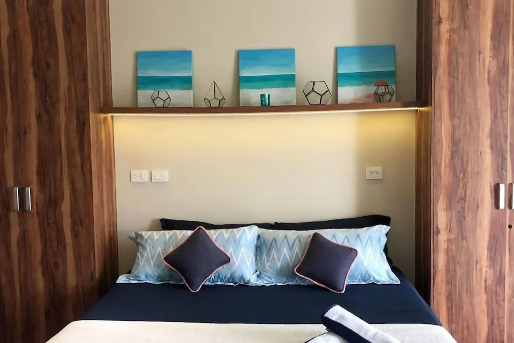 Near Beach+Jungle Views. King Bed+220 Megs+2 Bikes-1