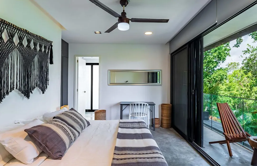 Central 3Br Condo With Plunge Pool & Fast Wifi-1