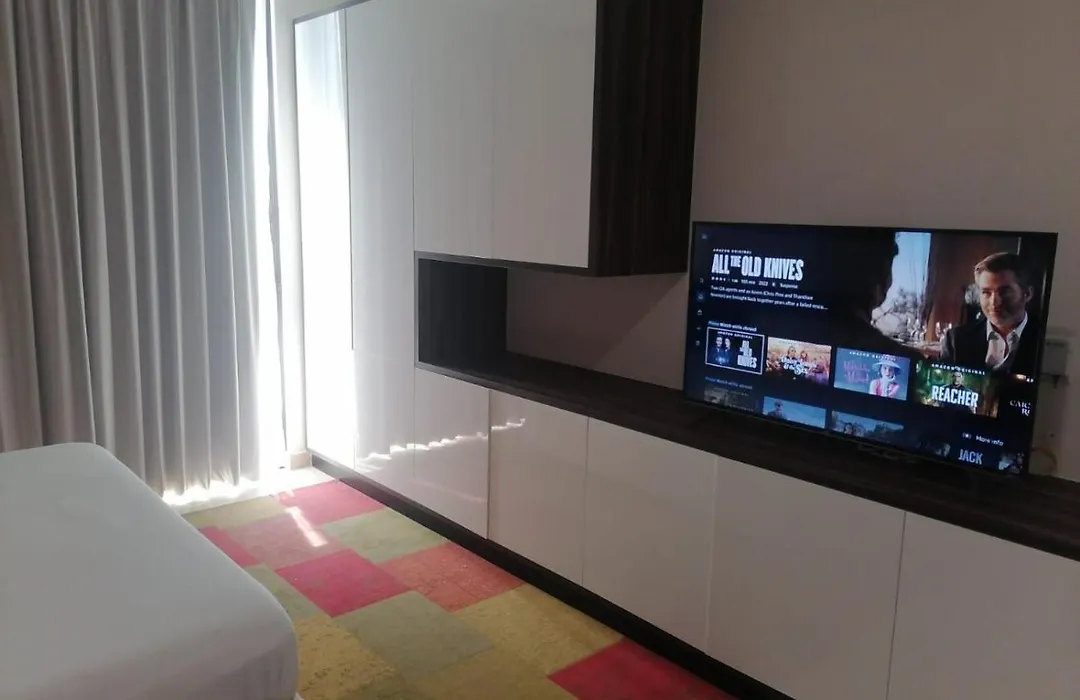 Modern Luxurious And Comfortable-1