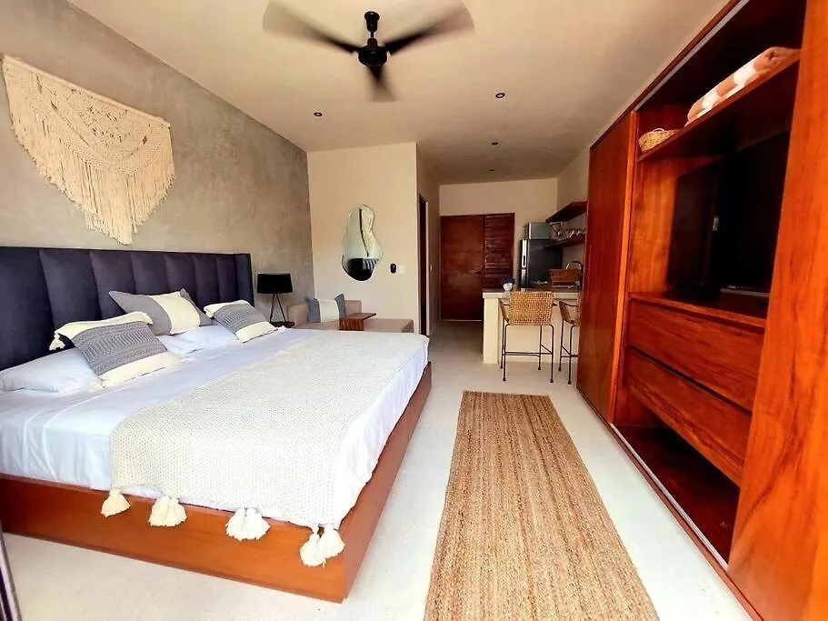 Fully Equipped Studio, King Size Bed, Great Wifi,-1