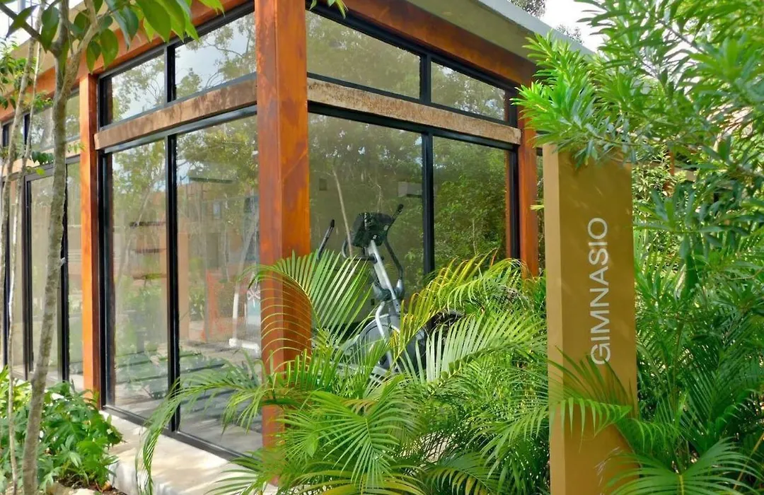 Roomy Apt Wprivate Terrace Amazing Amenities-1