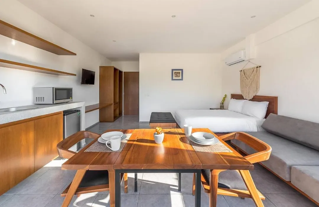 Unbeatable Located Spacious Loft With Amazing Roof-1