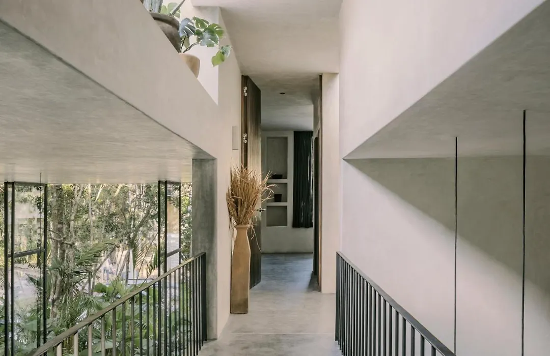 Casa Aviv House Design Awards Dream Swim-Up Pool 360 View Rooftop & Lush Gardens-1