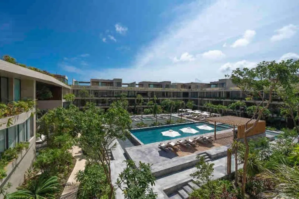 Suite de lujo, Alberca, GYM, Jacuzzi en areas comunes-1