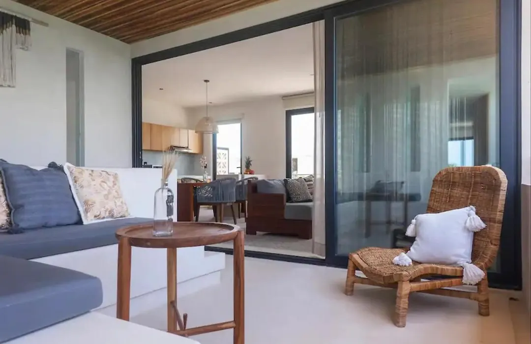 Ave Del Paraiso Ph - 3-Bedrooms And A Pool-1