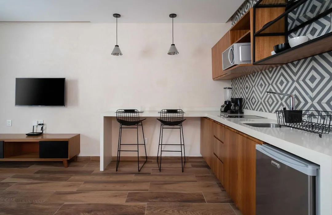 Studio With Jacuzzi, 24-7 Private Security-1