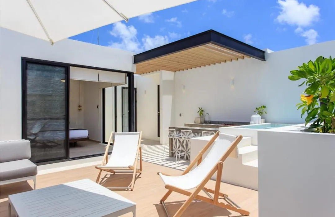 Penthouse Haven With Pv Rooftop Pool Gym And 24H Security-1