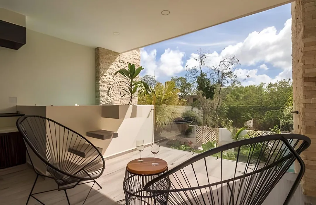 Private Pool Apartment Moots 204-1