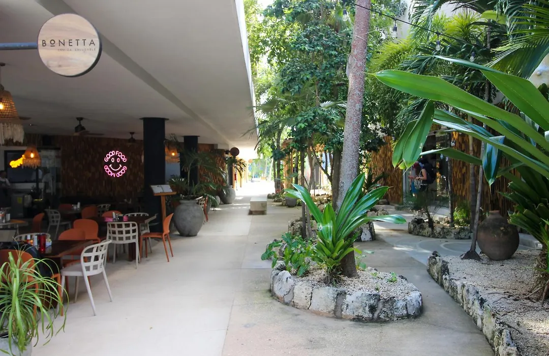 Luxury Studio With Rooftop Pool And Gym In Top Location-1