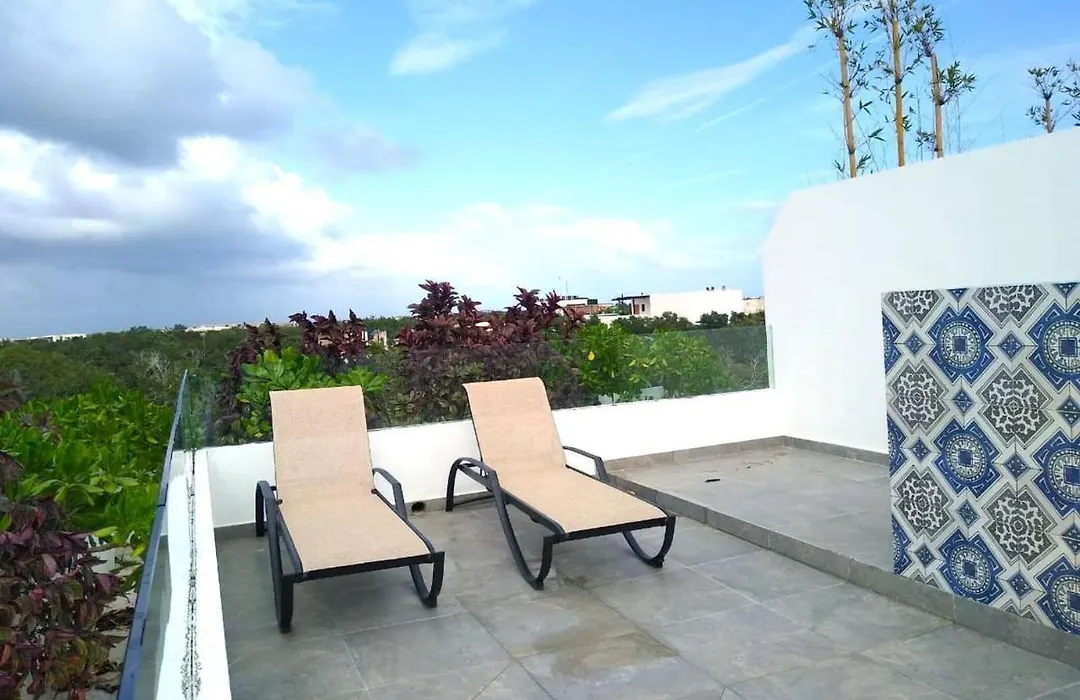 Private Roof W Plunge Pool, Brand New 2 Bedroom Penthouse For 6 Sleeps-1