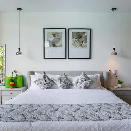 Hotel-Style Room In Condominium With Gym And Spa Included-2