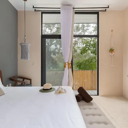 Luxurious 3Br Apt With Wonferful Shared Pool And Lounge Area-3