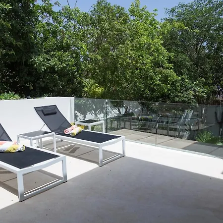 Luxury Private Villas , Private Pool, Private Garden, Jacuzzi, 24Hours Security-3