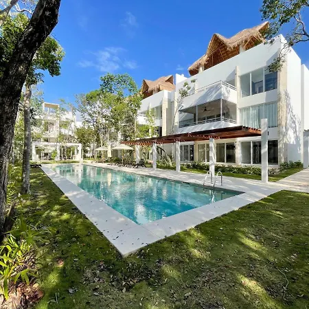 Magnificent Condo In Gated Community Marvelous Private Furnished Terrace Pool Facilities-2