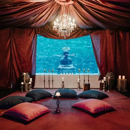 Kings Mansion For 26 Guests!-3