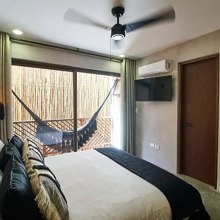 Taanah 1 Bedroom Condo Chic Decor /Fast Wifi/Full Kitchen/Balcony-3