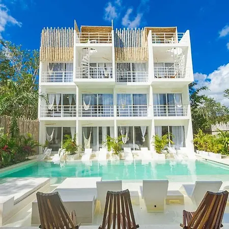 Beautiful Two-Level Std & Jacuzzy & Private Roof!-3