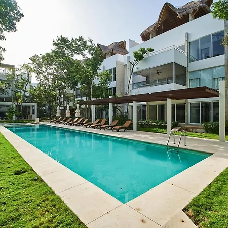 Magnificent Stylish Penthouse Trendy Location Awesome Rooftop Terrace Hot Tub Pool In Complex-2