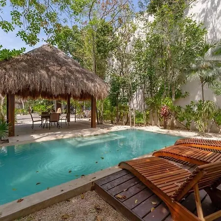 Luxury Sunny Villa - Fast Wifi & Great Location-3