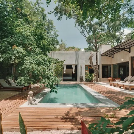 Big Villa Of 900 Sqm Concierge & Security-2