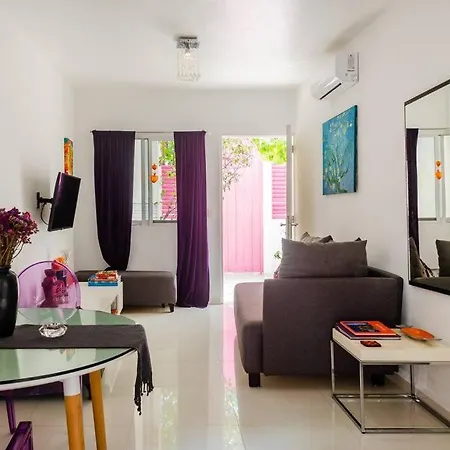 Roxie'S Charming Art House, Great Location-2