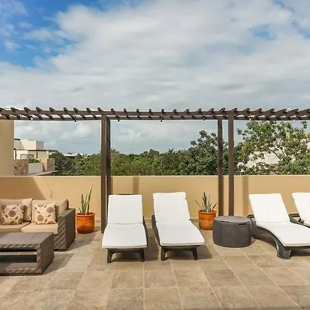 Chic Luxury 2-3 Bedroom Penthouse, Private Rooftop Pool, Highspeed Wifi-2