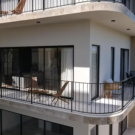 2Br With Fast Wifi Free Bikes, Rooftop, Pool, And Gym-3