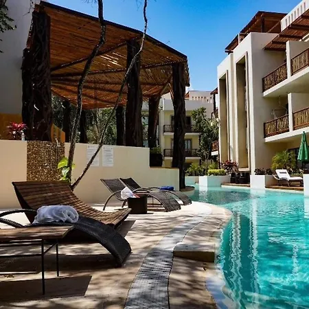 Sleeps 4-6-Amazing 2 Bedroom Ph With Bbq Jacuzzi-2