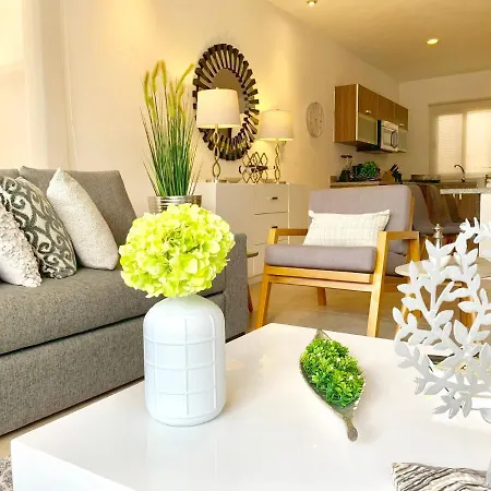 Sleeps 4-6-Amazing 2 Bedroom Ph With Bbq Jacuzzi-3