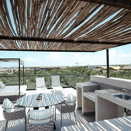 Impeccable Penthouse With Private Rooftop Pool!-2