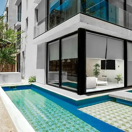 Paradise Escape With A Private Pool And Excellent Amenities!-2