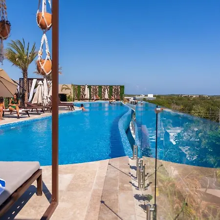 Fantastic Apartment In Exclusive Condo Pool Gym By Yeah-3