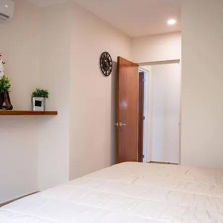 Amazing 1 Bedroom Apartment With Private Pool-3